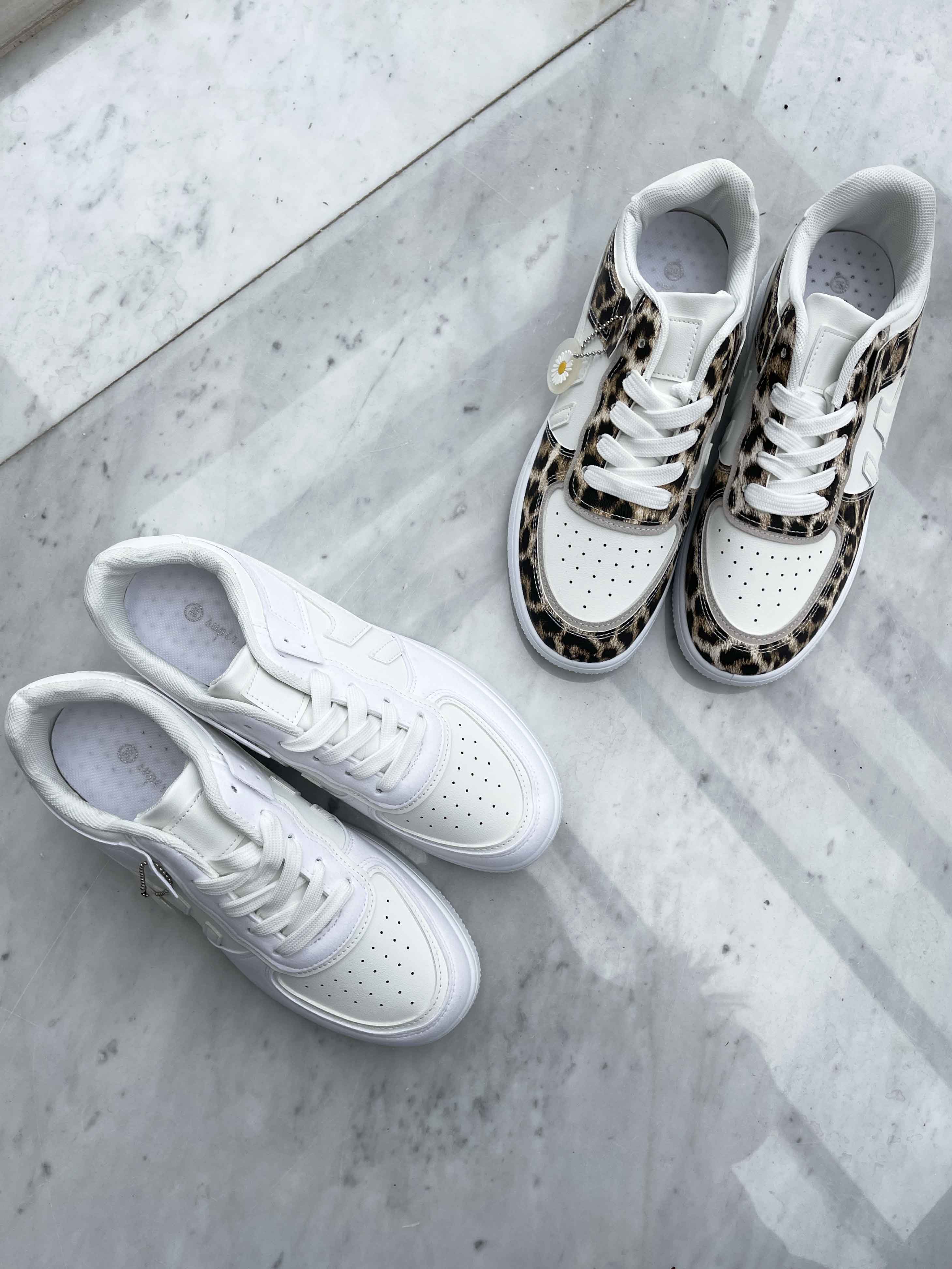 Jules - Vita sneakers med snören